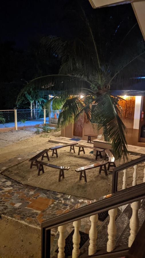 Maya Guest House - Sipaway Island San Carlos  Eksteriør billede